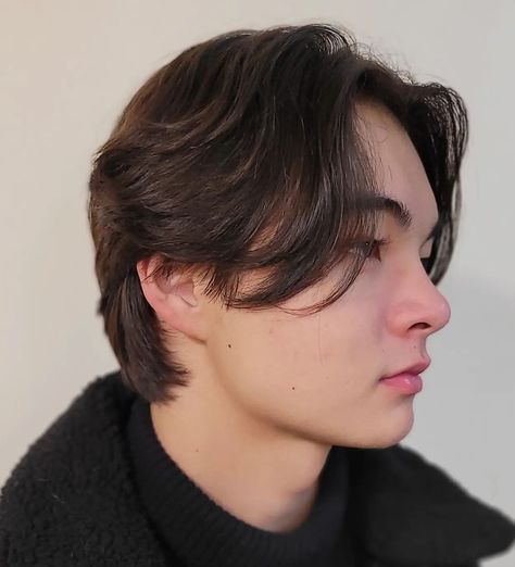 Middle Part Blow Hairstyle with Longer Layers on Top Middle Part Flow Men, Middle Part Hair Men, Hockey Flow, Mens Hair Long, Flow Haircut, Longer Layers, Middle Part Hair, Part Hair, Middle Part Hairstyles