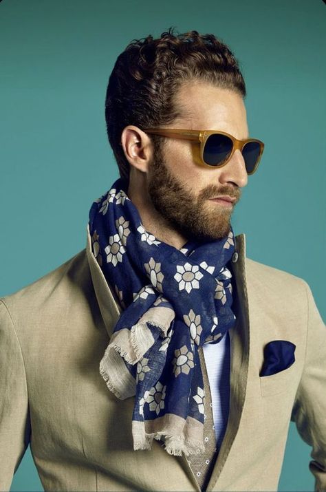 Mens Summer Scarf, Scarf Outfit Men, Mens Scarf Fashion, Mens Bodysuit, Interior Design Fashion, British Style Men, Mens Neckwear, Blazer Outfits Men, Gents Fashion