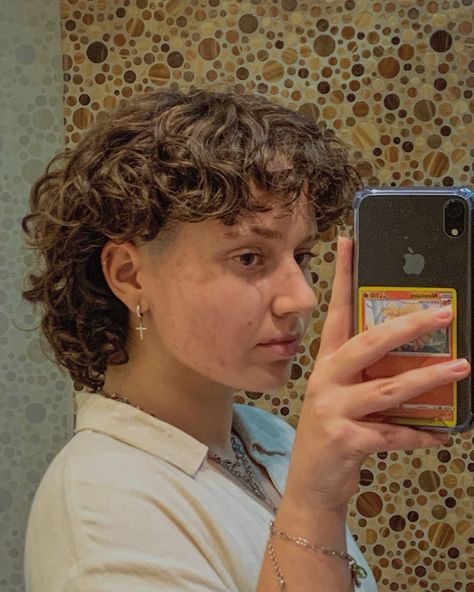 Fem Mullet Curly, Loose Perm Mullet, Short Curly Mullet Hairstyle Women, Curly Shullet, Modern Mullet Curly Hair, Short Curly Hair Mullet, Permed Mullet, Curly Modern Mullet, Curly Mullets