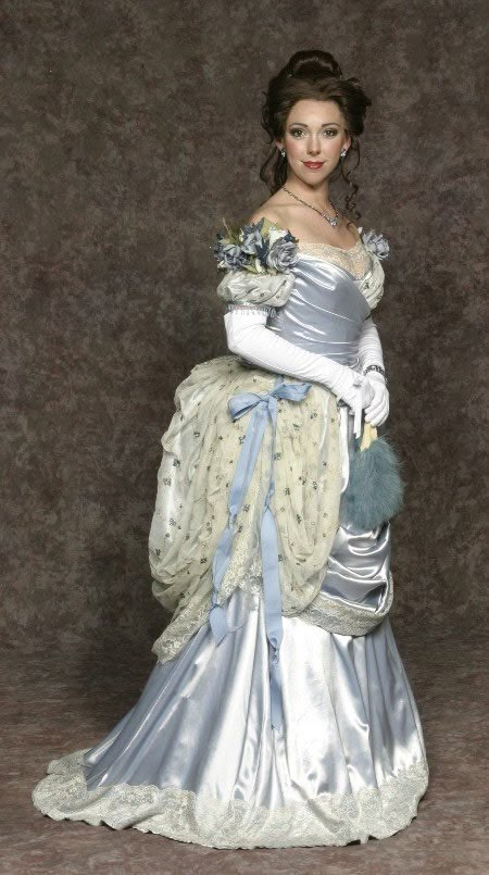 Late/Bustle Victorian Gown, Victorian Era Fashion, Bustle Dress, Victorian Costume, Victorian Clothing, Fantasy Gowns, Beautiful Costumes, Vintage Gowns, Old Fashion