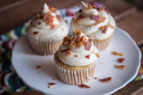 Sweet Potato Cupcakes, Maple Frosting, Gourmet Dinner, Happy Food, Spice Cupcakes, Maple Bacon, Frosting Recipe, Pastry Desserts, Easy A