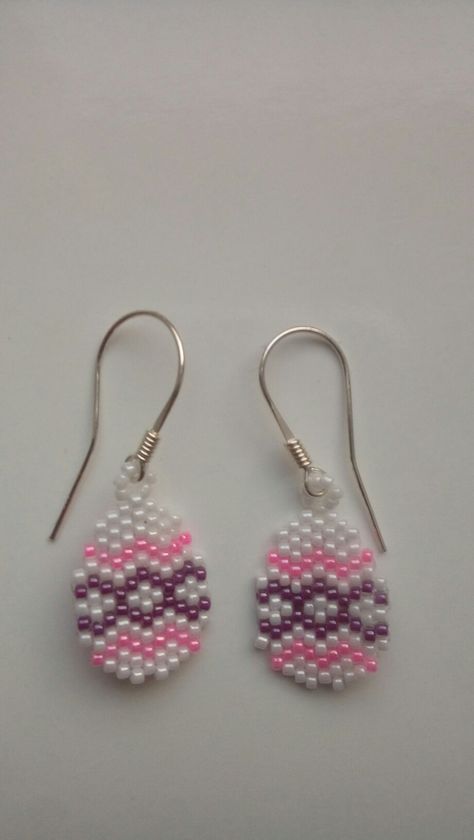 Easter Beaded Earrings, Easter Beads, Miyuki Beads Pattern, Native Beading, Diy Seed Bead Earrings, Beaded Jewelry Earrings, Native Beading Patterns, Easter Jewelry, Easter Earrings