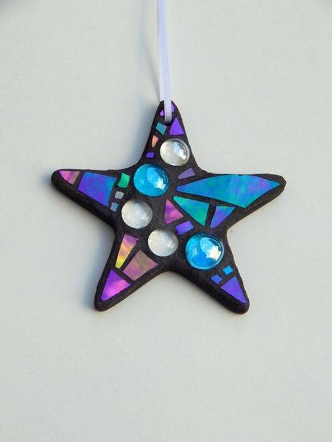 Mosaic Stars, Mosaic Ornaments, Mosaic Star, Mosaic Christmas, Christmas Mosaics, Mosaic Art Diy, Mosaic Rocks, Mosaic Tile Designs, Mosaic Flower Pots