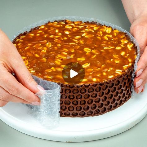 Pasta Cake Recipe, Chocolate Walnut Cake, Vanilla Chocolate Cake, Fancy Desserts Beautiful, Cake Video, Peanut Cake, Showstopper Cakes, Chocolate Deserts, Cake Roll Recipes