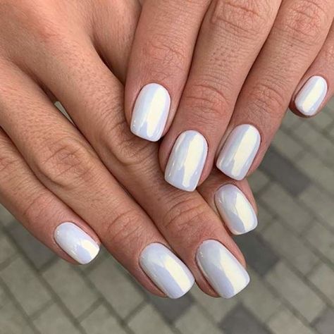 Pearl Color Nails ❤ 30+ Sensational Winter Nail Colors to Warm Up Your Hands ❤ See more ideas on our blog!! #naildesignsjournal #nails #nailart #naildesigns #winternails #winternailcolors Winter Nail Colors, Bridal Nails Designs, Nail Colors Winter, Cute Gel Nails, Winter Nail, Popular Nails, Bridal Nails, Minimalist Nails, Chic Nails