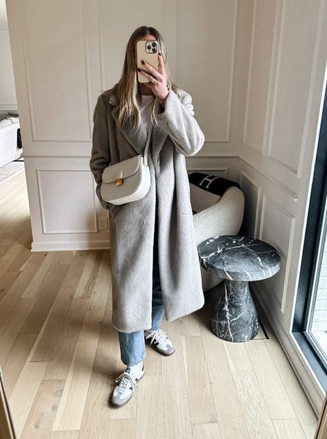 Fashion Jackson | Nashville Fashion Blogger | Fashion Blog Nashville | Nashville Blogger Grey Winter Coat Outfit, Long Winter Coat Outfit, Winter Coat Outfit, Grey Coat Outfit, Winter Fashion Jeans, Jeans And Sneakers Outfit, Chic Jean Outfits, Coat Outfit Casual, Grey Winter Coat