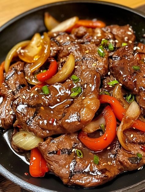 Sizzling Chinese Pepper Steak with Onions Recipe - Sanepe Recipes Sizzling Chinese Pepper Steak, Sizzling Chinese Pepper Steak With Onions, Beef And Bell Peppers Recipe, Chinese Pepper Steak With Onions Recipe, Peppered Steak Recipe, Steak And Peppers Recipe, Salt And Pepper Beef, Pepper Steak With Onions, Chinese Pepper Steak Recipe