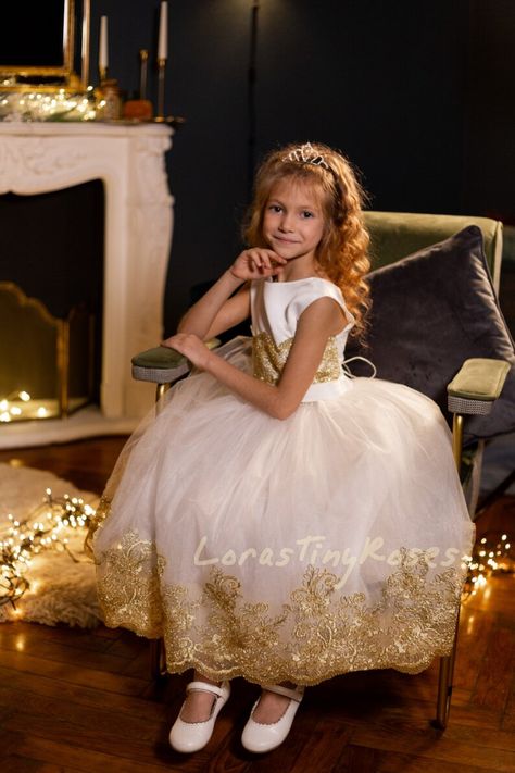 Gold Tux, Baby Tutu Dress, Flower Girl Outfits, Gold Wedding Flowers, White Baby Dress, Frocks For Kids, Baby Tutu Dresses, Dress Christmas, Baby Tutu