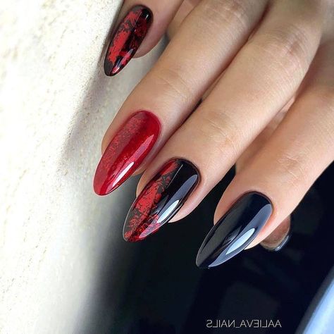 Red Black Nails, Kutek Disney, Unghie Sfumate, Nagellack Trends, Diy Acrylic Nails, Beauty Nails Design, Black Nail Designs, Black Nail, Oval Nails