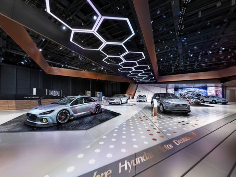 Car Showroom Architecture, Automotive Showroom, Car Showroom Interior, Car Expo, Car Showroom Design, Luxury Car Garage, Luxury Garage, Hyundai Motor, Showroom Interior Design