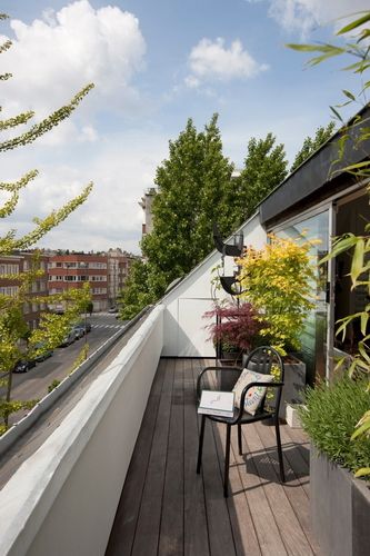 Attic Balcony, Battersea London, Roof Top Deck, Roof Balcony, Terrasse Design, Attic Flooring, Small Attic, Attic Ideas, Attic Stairs