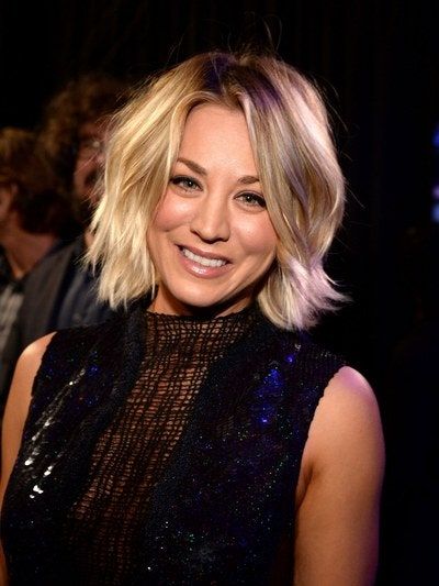 Grow Out Short Hair, Growing Out A Pixie Cut, Kaley Cuoco Hair, Growing Out A Pixie, Growing Out Bangs, Growing Out Hair, Blonde Bob Haircut, Hair Evolution, Bob Hairstyles With Bangs