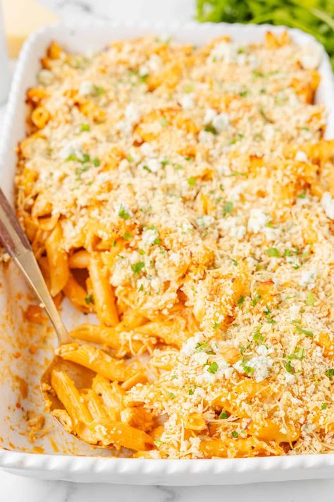 Buffalo Chicken Casserole is a cheesy, creamy, filling and comforting hot dish made with spicy shredded chicken, blue cheese, and pasta. Chicken Casserole With Pasta, Casserole With Pasta, Spicy Shredded Chicken, Chicken Blue Cheese, Cheesy Pasta Bake, Buffalo Chicken Casserole, Buffalo Chicken Pasta, Buffalo Chicken Pizza, Hot Dish