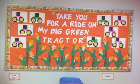 Theme; tractors; corn maze Corn Maze Bulletin Board, Tractor Art, Preschool Boards, Classroom Boards, Toddler Themes, Fall Classroom, Fall Bulletin Boards, Preschool Bulletin, Preschool Bulletin Boards