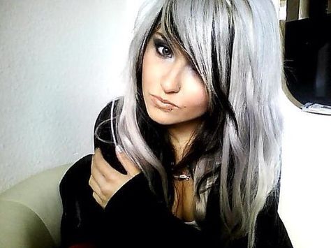 Black And Grey Hair, Silver White Hair, Black Ponytail Hairstyles, Silver Hair Color, Silver Blonde, Hair Color Auburn, Hair Color Highlights, Trendy Hair Color, Grey Hair Color