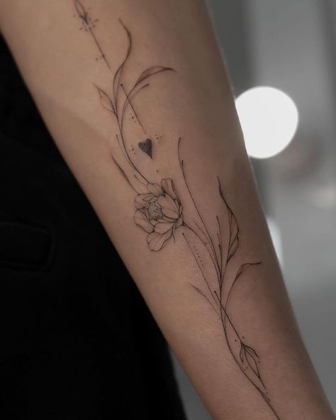 🤍 | Instagram Line Tattoo Arm, Thumb Tattoos, Feminine Tattoo Sleeves, Boho Tattoos, Beautiful Flower Tattoos, Subtle Tattoos, Sleeve Tattoos For Women, Elegant Tattoos, Feminine Tattoos