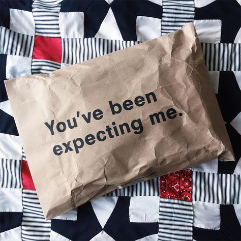 I HAVE INDEED BEEN EXPECTING YOU / SPECIAL DELIVERY FROM REFORMATION @reformation Ecommerce Packaging, Shirt Packaging, Tshirt Packaging, Packaging Ideas Business, Clothing Packaging, Fashion Packaging, Box Packaging Design, Pretty Packaging, Tolu