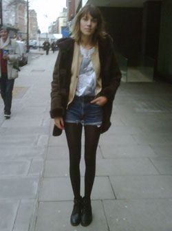 Alexa Chung Style, Indie Sleaze, Cool Fits, Alexa Chung, French Girl, Looks Vintage, Vintage Sweaters, Font Size, Fashion Killa