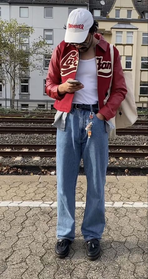 Pride March Outfits Men, Doc Martens Adrian Loafers, Vintage Outfits Men 90s, Loafer Outfit Men, Men Loafers Outfit, Streetwear Pose, Samba Fits, Loafers Outfit Ideas, Vintage Jeans Outfit