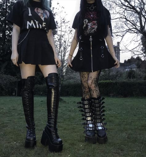 Demonias Outfit Ideas, Demonia Shoes Outfit, Gothic Aesthetic Outfit, Обувь Air Jordan, Visual Clothing, Over The Knee Boot Outfit, Goth Gf, E Girl Outfits, Alt Goth