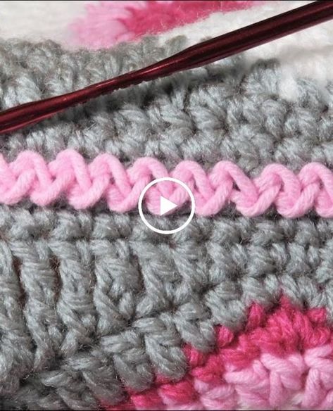 Joining Squares Idea in Crochet Zigzag Slip Stitch Method Joining Crochet Squares Zig Zag, Zig Zag Join Crochet, Zig Zag Slip Stitch Joining, Crochet Connecting Squares, Granny Square Joining Methods, Crochet Zig Zag Pattern, Baby Bam, Joining Crochet, Joining Crochet Squares