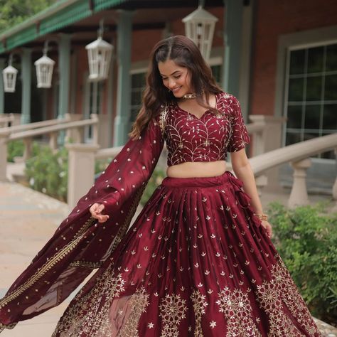 💃🏻 LEHENGA CHOLI🥰 🤳 Without Blink Select this Designer Lehenga collection Made with Rangoli Silk With Sequins And thread Embroidered work Lehenga Choli with Dupatta. 👗 KA(1811) #lehengalove Lehenga:- (Full-Stitched)👇🏻 👉🏻 Fabric & Work :- Rangoli Silk With Heavy Sequins & Thread Embroidered work 👉🏻 Length :- 42'' 👉🏻 Waist :- 42'' 👉🏻 Inne r :- Cotton 👉🏻 Flair :- 3.5 Mtr 👉🏻 Closure :- Zip Attached & With Dori Latkan 👉🏻 Stitching Type :- Stitched with Canvas & Can-can Blouse:- (Un-stitched) 👇... Fabric Work, Work Lehenga, Lehenga Collection, Designer Lehenga, Can Can, Lehenga Choli, Lehenga, Stitching, Thread