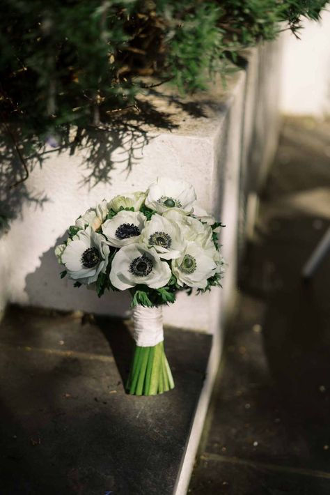 Wedding Bouquet Poppies, Poppies Wedding Bouquet, Poppy Wedding Bouquet, Poppies Photography, Bridesmaids In Black, Poppies Wedding, Poppy Bouquet, Pub Wedding, Purple Poppies