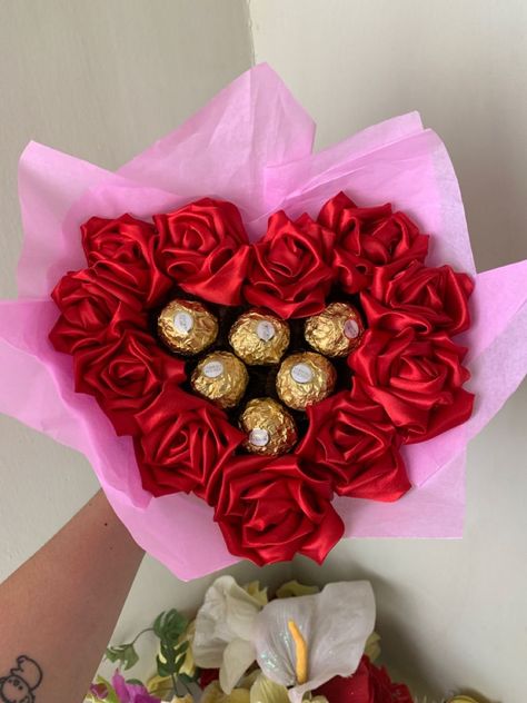 #ValentinesGiftBaskets #ValentinesDayGifts #RomanticGifts #LoveInABasket #GiftsForHer #GiftsForHim #ValentinesDayIdeas #HandmadeValentines #LuxuryGiftBaskets #ChocolateGifts #ValentinesSpecial #SweetGifts #PersonalizedGifts #GiftBasketIdeas #GourmetGifts #ValentinesDay2024 #HeartfeltGifts #ValentinesSurprise #LoveGifts#CoupleGifts Eternal Flower Bouquet, Flower Making With Ribbon, Ribbon Rose Bouquets, Eternal Flowers, Ribbon Flowers Bouquet, Flower Boquet, Candy Bouquet Diy, Valentine Gift Baskets, Valentines Surprise