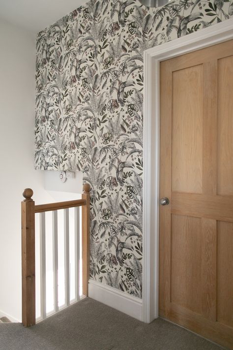 Landing Ideas Upstairs Wallpaper, Wallpaper Up Stairs Wall, Wallpaper Hall Stairs And Landing, Landing Wallpaper Ideas, Wallpaper Landing Stairways, Hall Stairs And Landing Wallpaper Ideas, Hall Stairs And Landing Decor Wallpaper, Wallpaper Stairs Wall, Stairs Wallpaper Ideas