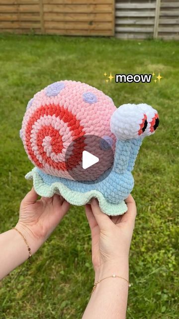 mscrea-crochet on Instagram: "✨meow✨ Qui veut l’adopter? 🐌🫧 #crochet #crocheting #crochetaddict #crochetersofinstagram #crochetinspo #crochetinspiration #crocheted #amigurumi  #plushiesofinstagram #peluche #tiktok #gary #spongebob" Crochet Spongebob Pattern, Cute Gary Spongebob, Crochet Gary The Snail Free Pattern, Animiguri Crochet, Patrick Star Crochet Pattern, Kawaii Crochet Ideas, Crochet Plushies Ideas, Jumbo Crochet Plushies Pattern Free, Crochet Ideas Plushies