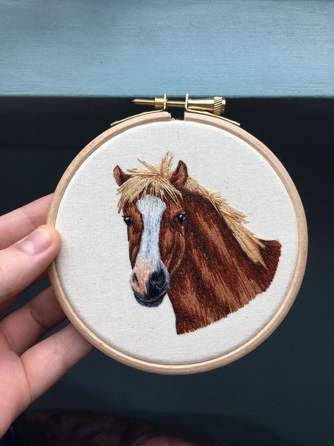 Pet Embroidery, Embroidery Unique, Portrait Embroidery, Embroidered Horse, Clothes Embroidery Diy, Diy Embroidery Designs, Art Horse, Diy Embroidery Patterns, Horse Portrait