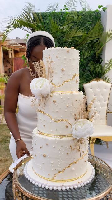 Themes For A Wedding, African Wedding Cake Designs, Wedding Cake Designs Elegant 2024, Wedding Cake Designs Elegant Gold, Groomsmen Cake Ideas, Rustic Theme Wedding Cake, Nigerian Wedding Cake, Modern White Wedding Cake, Wedding Cake Mariage