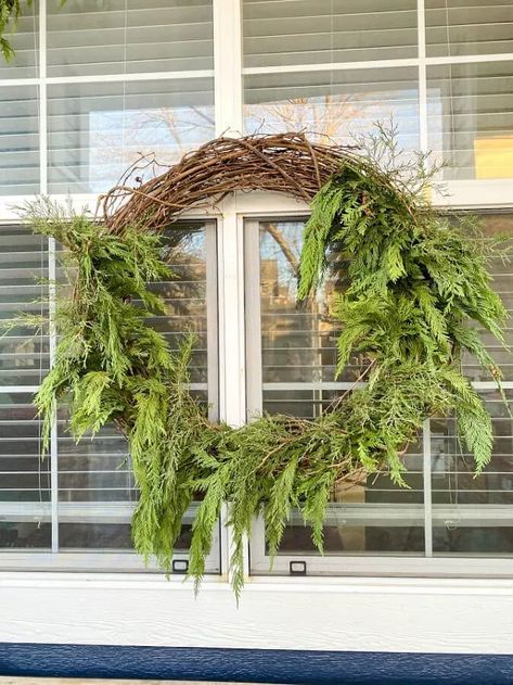 If you are visiting the blog today I am so excited to share with you how to make a large outdoor Christmas wreath. I promise it’s really easy and by the end of this post you will be wanting to make a wreath for yourself! Today I am blessed to be a part of the Celebrating Christmas Blog Hop hosted by Leen of Sand Dollar Lane. This hop is full of Christmas inspiration for your tree, yours doors and porches and your table! Make sure you take time to visit each of the lovely ladie… Large Wreath Outdoor, Large Outdoor Christmas Wreath, Christmas Outdoor Oversized Dyi Wreath, Outdoor Christmas Wreath, Blue Hydrangea Wreath, Outdoor Christmas Wreaths, Fun Diy Projects, Make A Wreath, Berry Garland