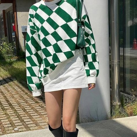 Y2K Check Plaid Designed Long Sleeve Oversized Pullover | Etsy Sweatshirts Aesthetic, Preppy Mode, Green Checkered, Mesh Tops, Jennifer's Body, Harajuku Streetwear, Loose Pullover, Top Streetwear, Preppy Aesthetic