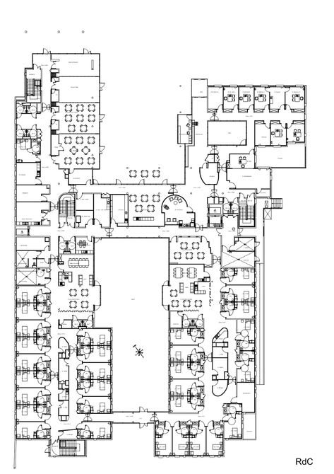 Gallery of Establishment for Dependent Elderly / PARALLELE - 16 Elderly Home Design House Plans, Elderly Home Design Architecture, Nursing Home Floor Plan, Elderly Architecture, Hospital Layout, Elderly Care Center, Hospital Plan, Health Architecture, Old Peoples Home