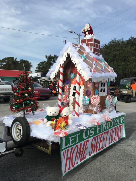 Christmas Float Gingerbread House, Gingerbread House Christmas Parade Float, Ginger Bread House Parade Float, Diy Christmas Parade Float Decorations, Christmas Light Parade Ideas, Diy Christmas Parade Float, Gingerbread House Parade Float Ideas, Gingerbread House Float Parade, Gingerbread Float Parade