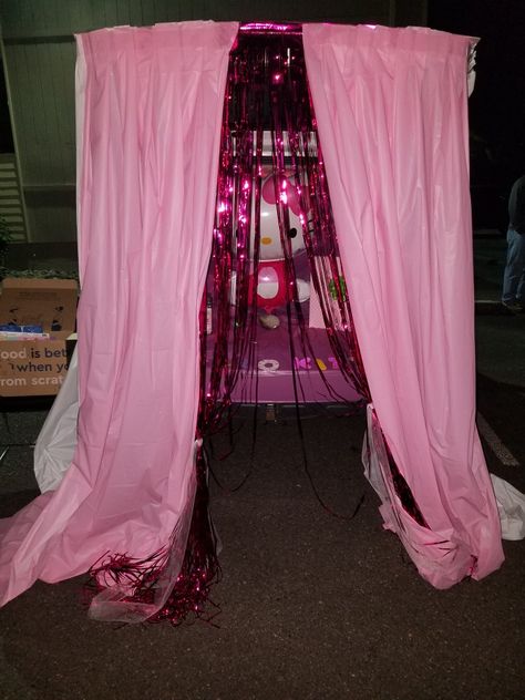 Hello kitty trunk or treat! I took this at the end of the night. My tie backs slid down so the "curtains" aren't parted. I plan to do it better next time! Barbie Trick Or Trunk, Trunk Or Treat Hello Kitty, Sanrio Trunk Or Treat, Pink Trunk Or Treat, Trunk Or Treat Ideas Barbie, Trunk Or Treat Barbie Theme, Barbie Dream House Trunk Or Treat, Girly Trunk Or Treat Ideas, Pink Trunk Or Treat Ideas