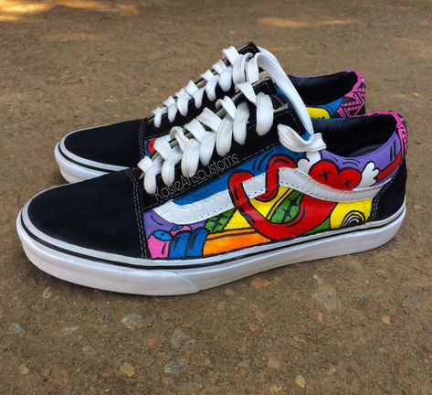 Shoes Costumized, Painted Vans Old Skool, Shoe Painting Ideas Vans, Vans Custom Ideas, Custom Sneakers Vans, Vans Shoes Custom, Custom Vans Old Skool, Vans Old Skool Custom, Customised Vans