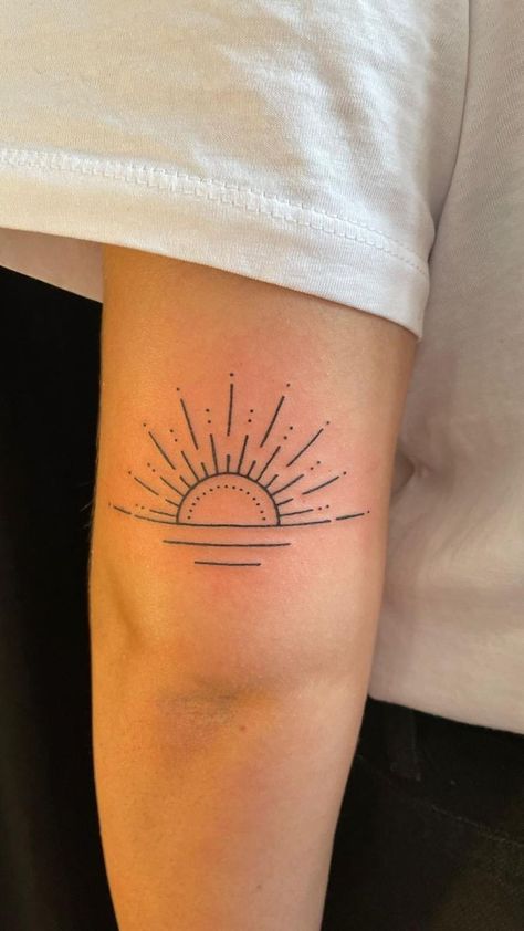 Lesbian Tattoo Ideas Design, Simple Sun Tattoo, Lesbian Tattoo, Rising Sun Tattoos, Tattoo Sonne, Sunshine Tattoo, Sun Tattoo Designs, Sunset Tattoos, Elbow Tattoos