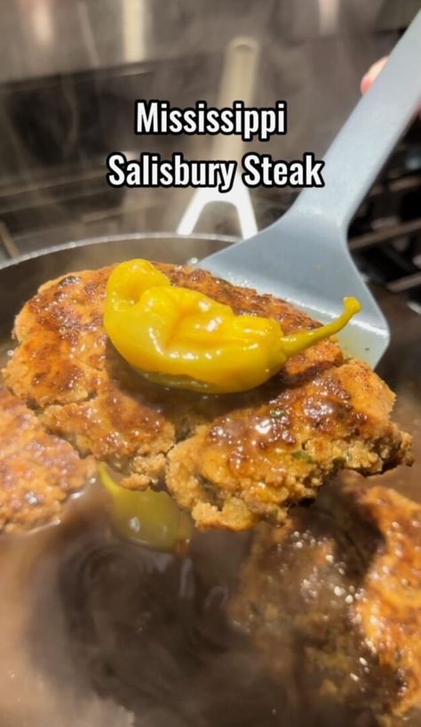 Mississippi Salisbury Steak Scalloped Potatoes With Bacon, Hamburger Steak Recipes, Salisbury Steak Recipe, Au Jus Gravy, Salisbury Steak Recipes, Easy Crockpot Dinners, Mississippi Pot Roast, Chicken Enchilada Casserole, Buttermilk Fried Chicken