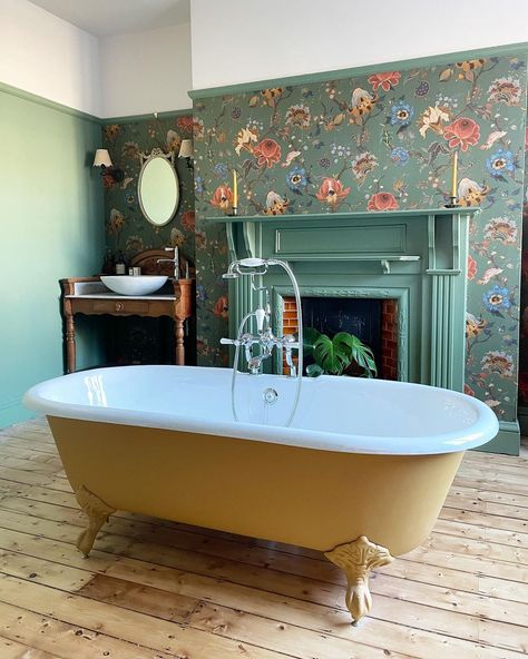 Cast Iron Bath, Cast Iron Bathtub, Roll Top Bath, Boho Curtains, Bathroom Taps, Main Bathroom, Clawfoot Tub, Family Bathroom, Kingston Brass