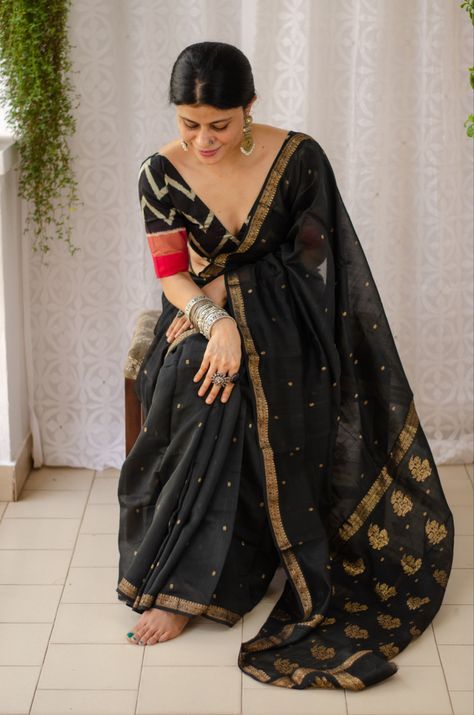 Handloom cotton silk saree Chakori Ethnic, Draped Sarees, Floral Sari, Saree Outfit, Sleeveless Blouse Designs, Saree Styling, Saree Blouse Styles, Saree Wearing Styles, Saree Wearing