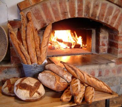 Bread Wood Fired Oven Recipes, Wood Burning Oven, Bread Oven, Real Bread, Wood Oven, French Bakery, Wood Fired Pizza Oven, Pizza Oven Outdoor, Bread Baker