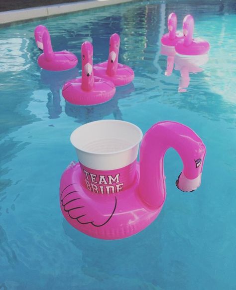 Drink Floaties, Pink Flamingo Birthday, Flamingo Drink, Thirty Af, Summer Shoot, Flamingo Birthday, Pool Ideas, Pink Flamingos, Pool Party