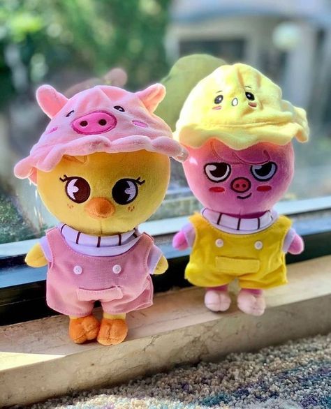 Stray Kids Felix and Changbin Felix And Changbin, Skzoo Plushies, Kids Zoo, Skz Stay, Facts For Kids, Chris Chan, Kids Board, Skz In Cute, Youtube Kids