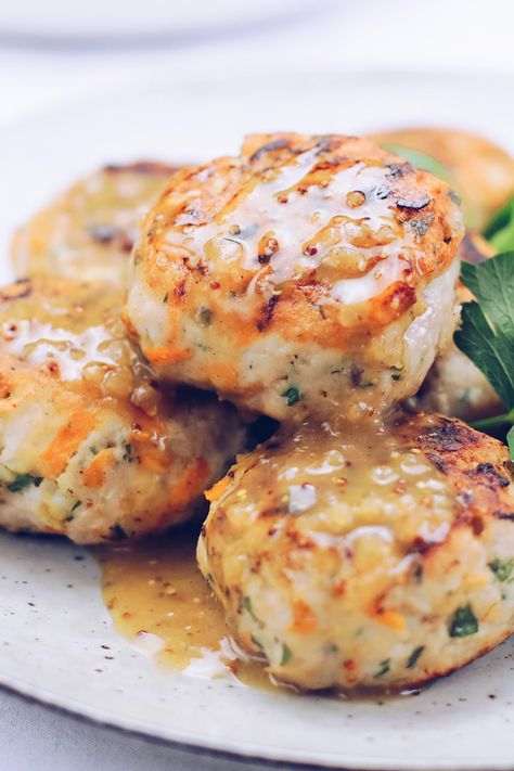 #chicken #rissoles #dinner #easyrecipes #dinnerrecipes Chicken Rissoles, Rissoles Recipe, Chicken French, French Chicken, French Dinner, Chicken Mince, Mince Recipes, Minced Meat, Recipes Chicken