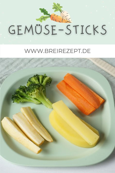 Du suchst nach breifreiem Fingerfood als Beikost für dein Baby? Dann empfehle ich dir diese einfachen Gemüsesticks. In meinem einfachen Rezept zeige ich dir, wie du sie zubereitest, damit sich dein Baby nicht verschluckt. Kartoffeln, Möhre, Kohlrabi, Zucchini, Brokkoli und mehr eignen sich wunderbar als Fingerfood ab 6 Monate und bereichern auch den gesunden Familientisch für kleine Kinder. Baby Fingerfood, Fingerfood Baby, Baby Finger Foods, Led Weaning, Baby Led Weaning, Baby Food, Finger Foods, Baby Food Recipes, Zucchini