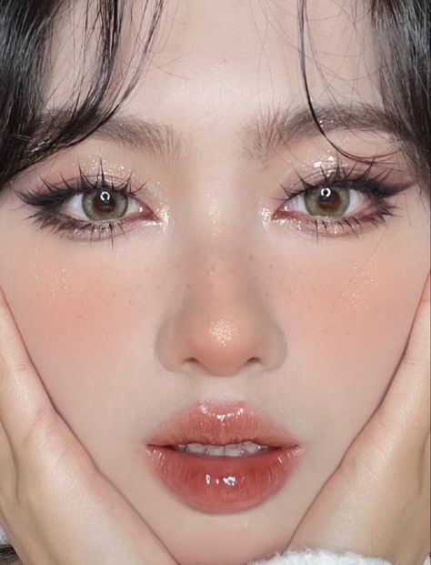 Makeup Looks Big Eyes, Igari Makeup Look, K Beauty Makeup Looks, Ulzangg Makeup, Makeup For Big Eyes, Jelly Makeup, Big Eye Makeup, Xiaohongshu Makeup, Peachy Douyin Makeup