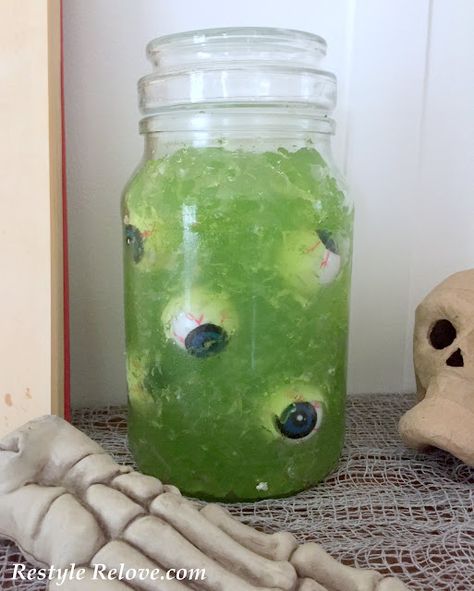 Halloween Eyeballs in a Jar of Green Slime Eyeballs In A Jar, Jar Of Eyeballs, Diy Halloween Spell Book, Slime Halloween, Eyeballs Halloween, Halloween Spell Book, Halloween Spells, Green Slime, Halloween Potions