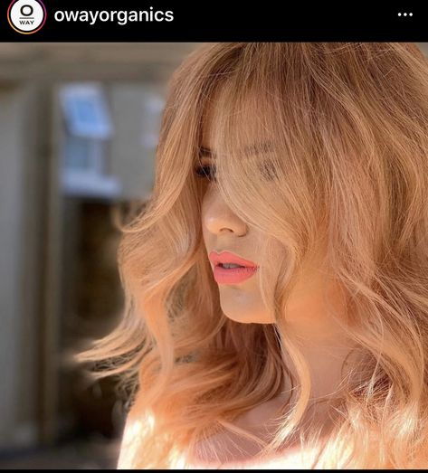 Blonde Peach Hair, Hair Color Peach, Peach Blonde Hair, Peach Blonde, Rose Gold Hair Brunette, Hair Dye Videos, Peach Hair Colors, Tan Skin Blonde Hair, Bombshell Hair